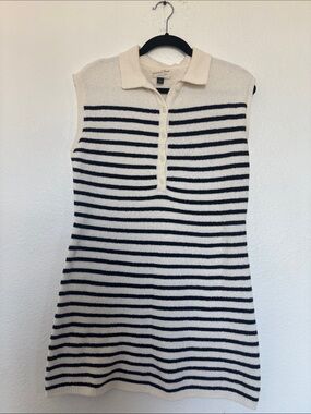 Universal Thread Cream and Navy Striped Polo sleeveless Sweater size M